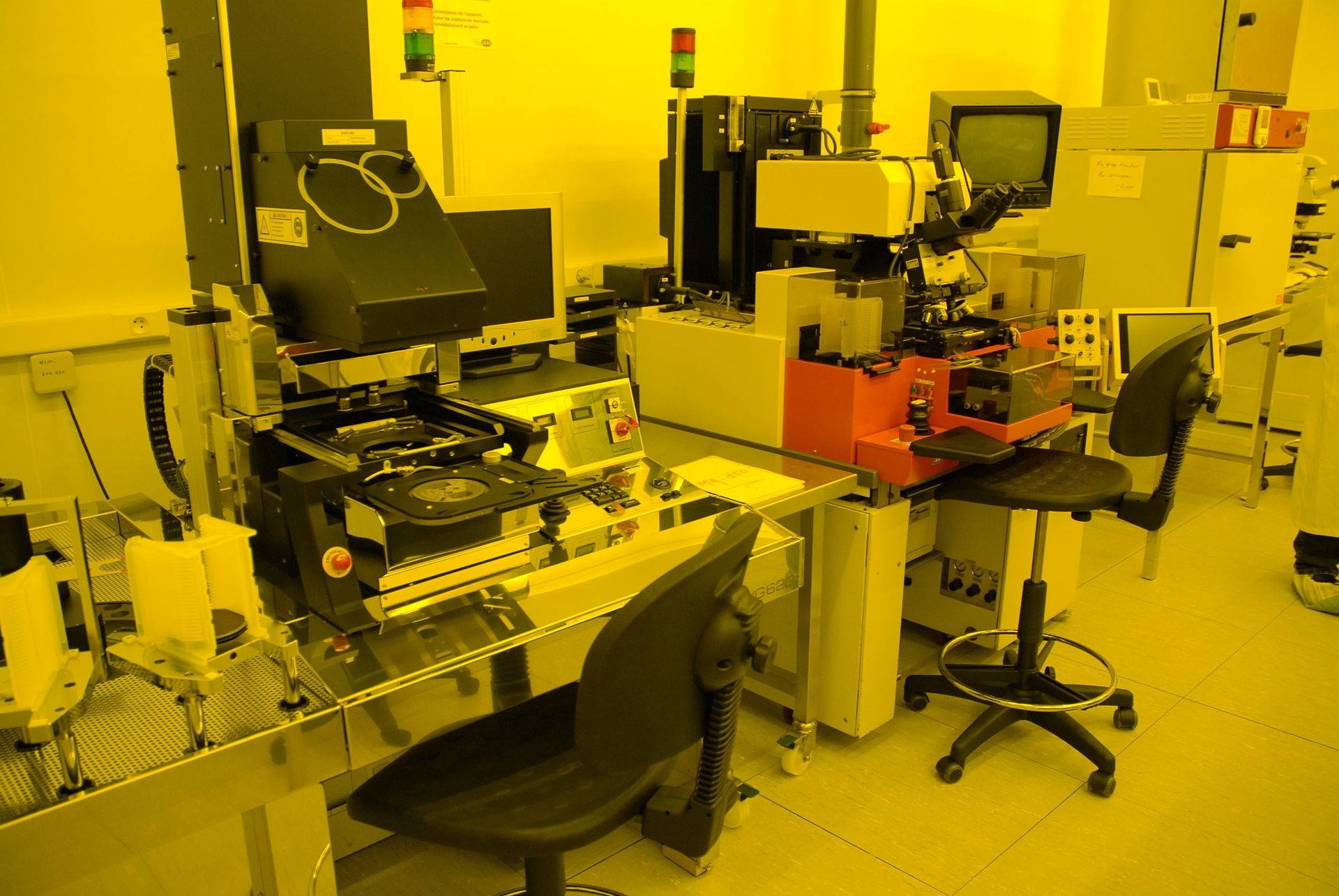 芯片再难还能比氢弹难吗为何我国无法独立制造中国芯