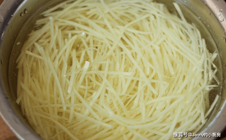 炒土豆丝最好吃的做法不放醋 e4ec0dc8987c4cd2830bb09c5cfd2655.png