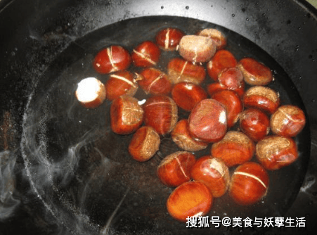 隔水煮板栗 0b147f5da3ec415aa2f9deda613b0368.png