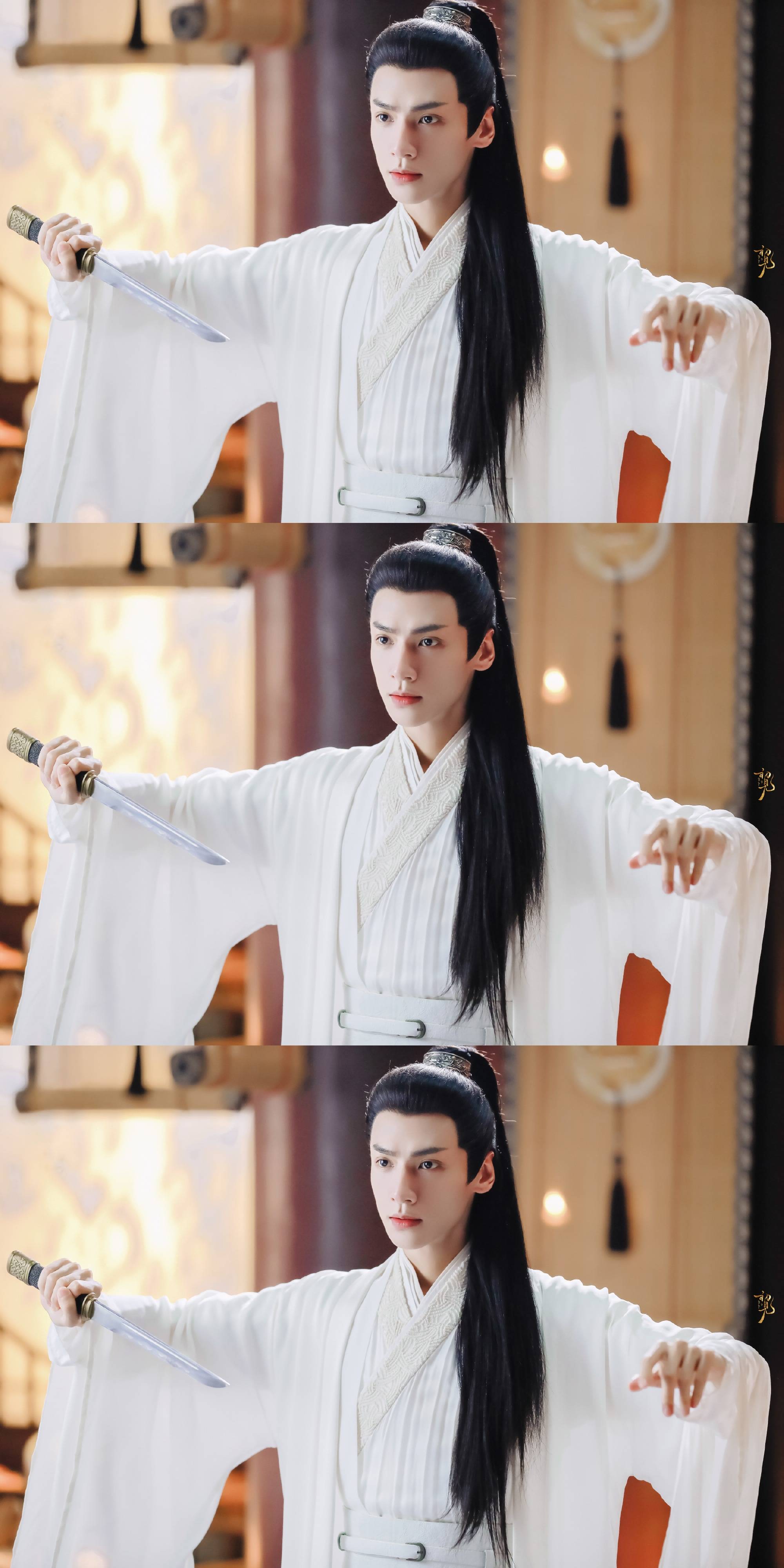 高马尾上官透少年感十足,看起来又有几分孱弱,香香甜甜的,容易激起人