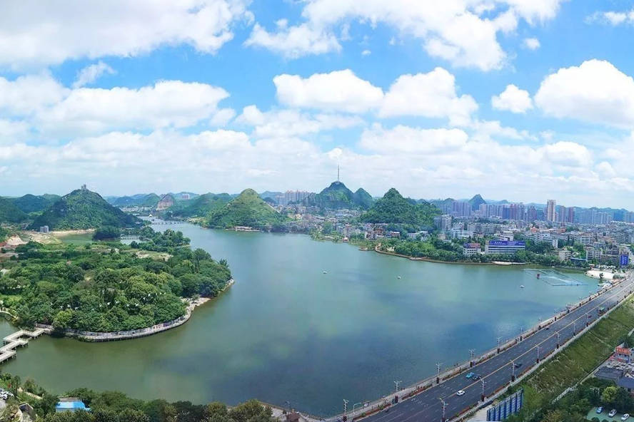 安顺一宝藏景区，被称贵州“新标志”，门票免费，日均游客近3万