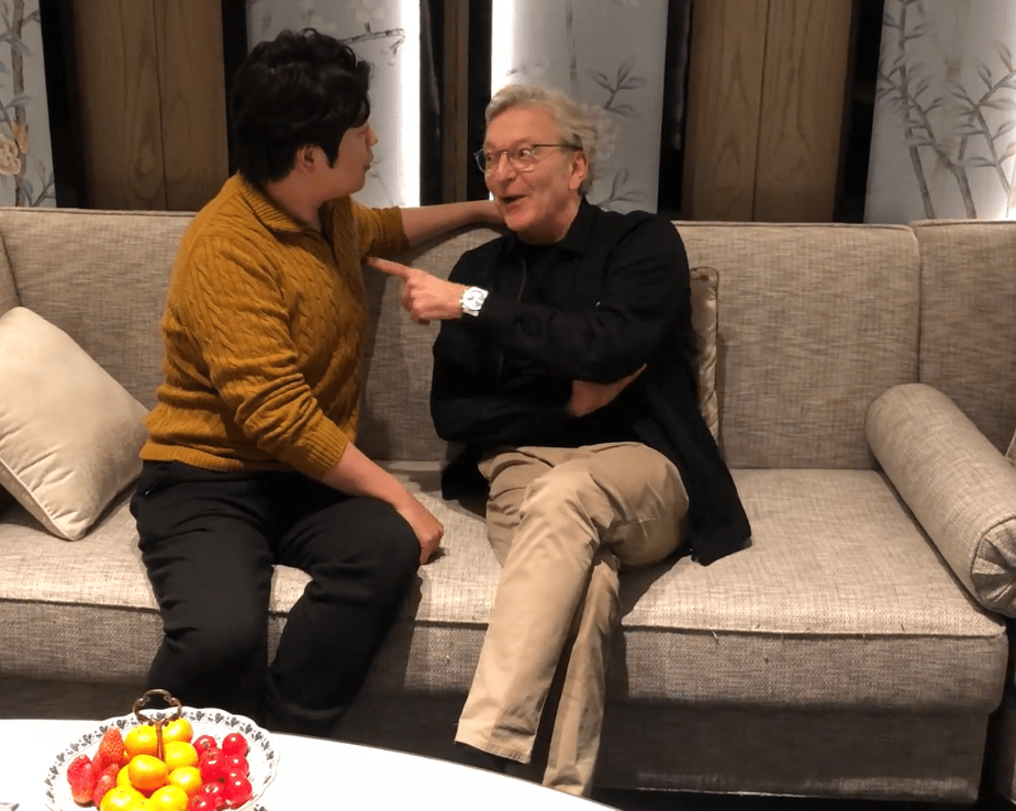 朗朗和德国岳父说东北话,两个大男人照顾吉娜坐月子,都是好爸爸