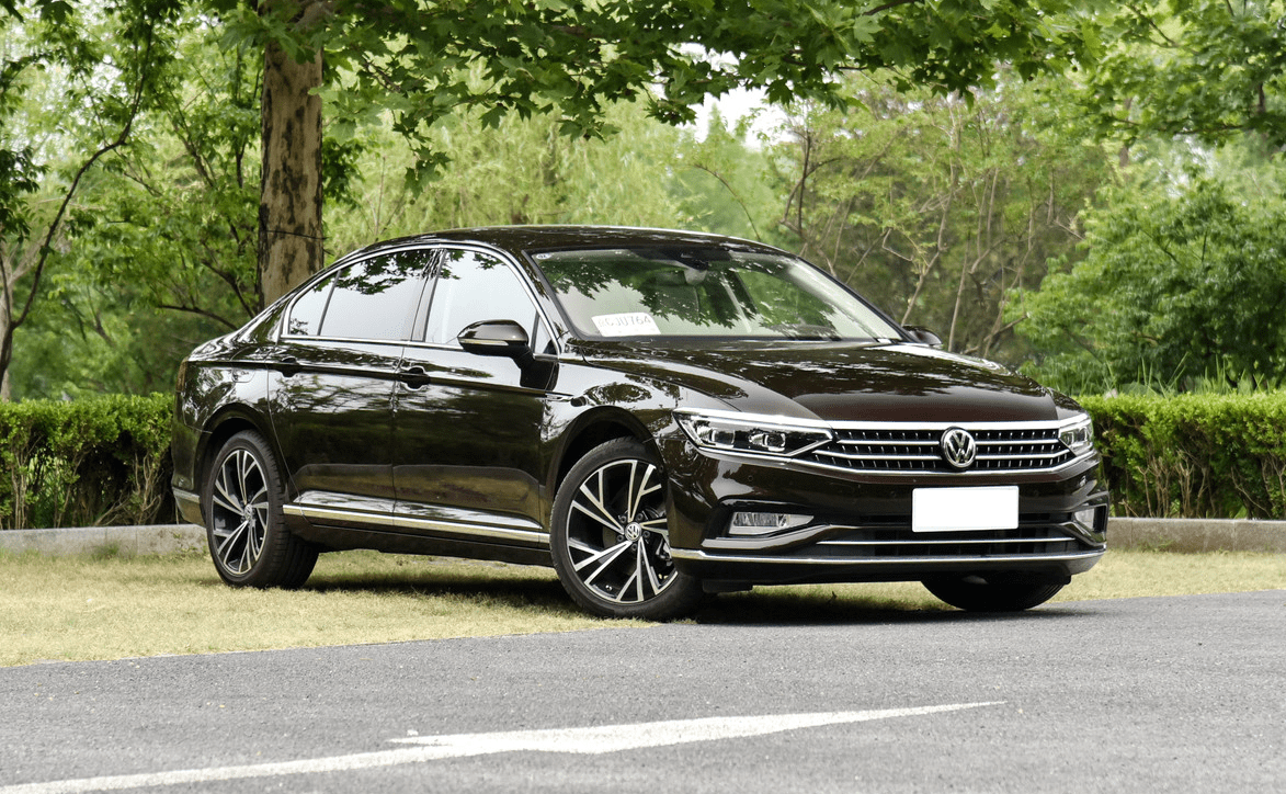 跌至14万出头的大众迈腾,月销24681台超本田雅阁