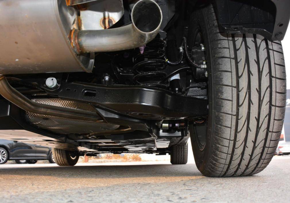 一汽丰田奕泽外观造型夸张内饰设计合理但乘坐空间有点小