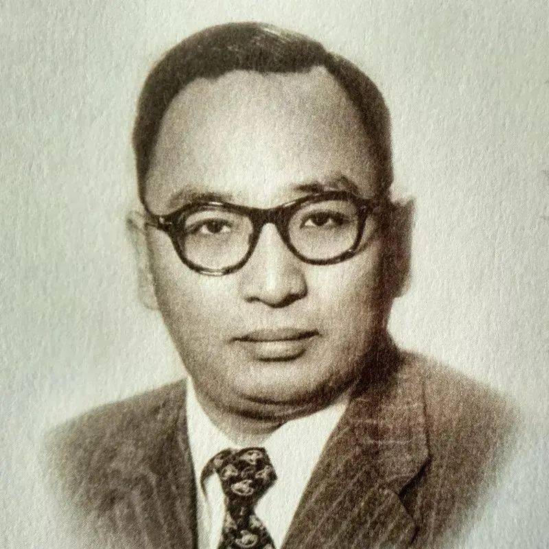 始终保持着初心,正如《倚天屠龙记》中那一句:"他强由他强,清风拂山岗