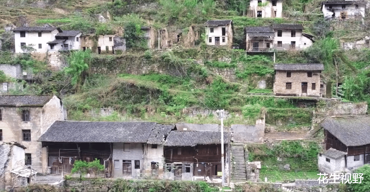 重庆：一座“空镇”，最繁盛时有上万人，如今没落到仅有老人居住