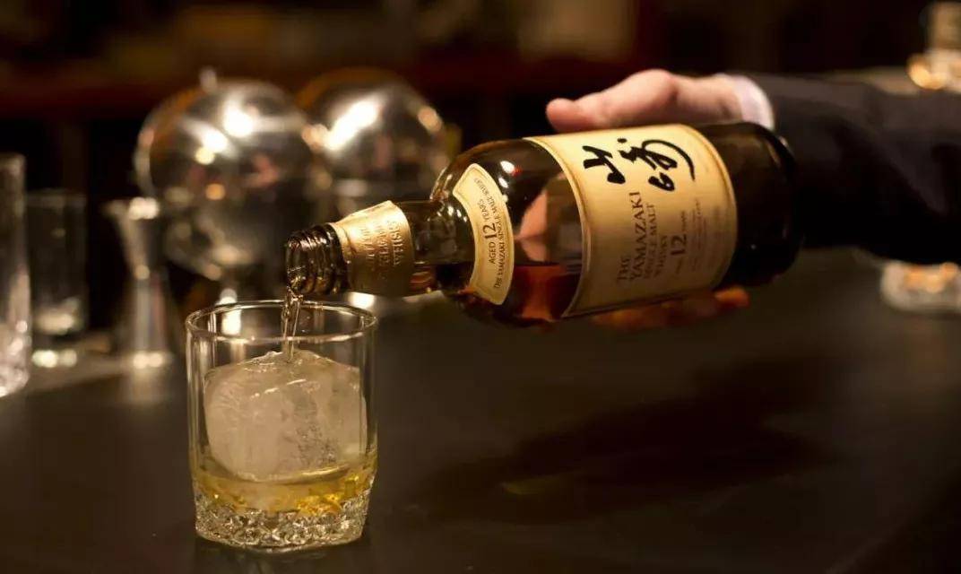 饱受争议的水割饮法能否突出了威士忌中的芳香和甘甜