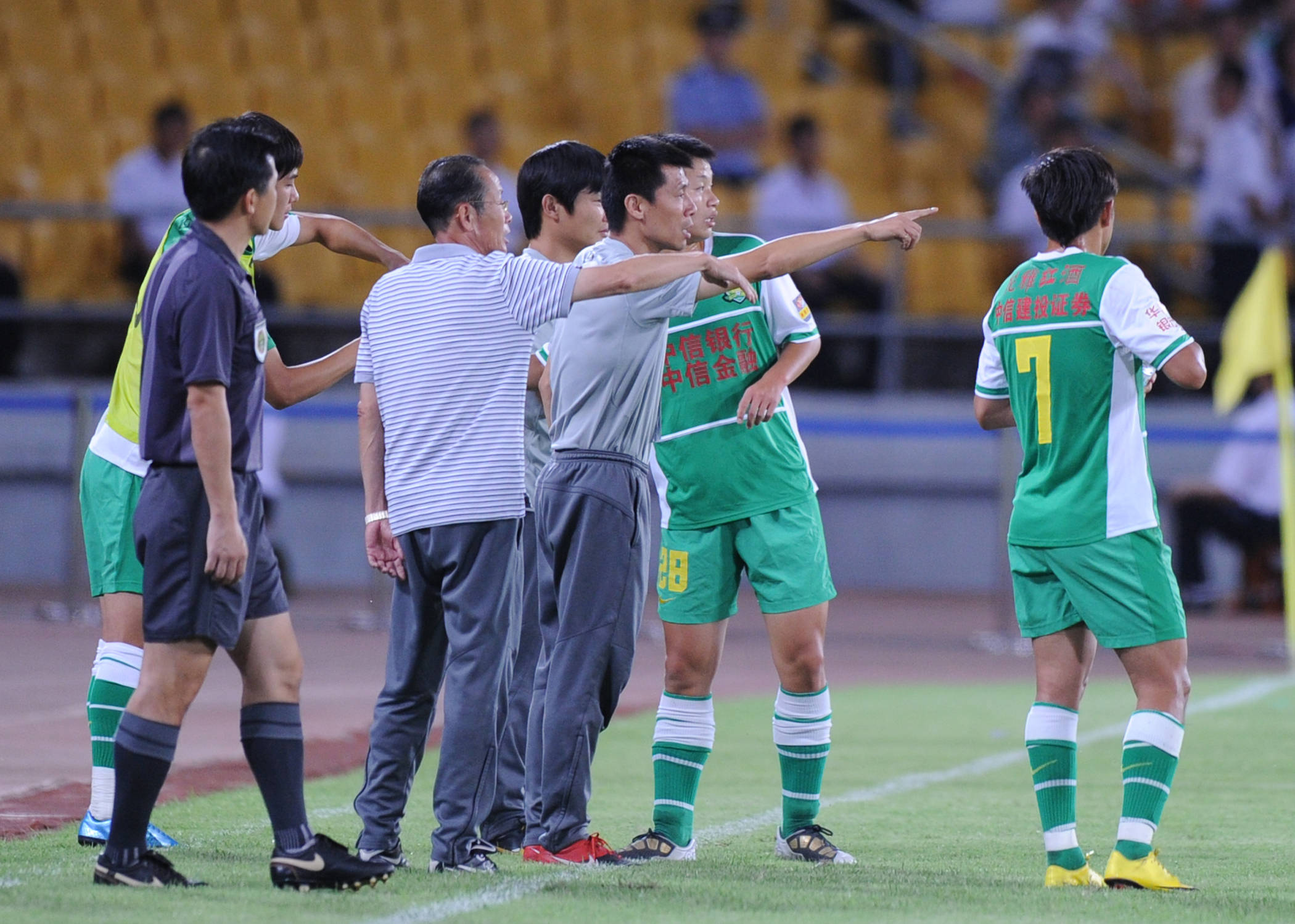 中国足球第一代职业运动员亚足联中国足协职业级教练员吕军