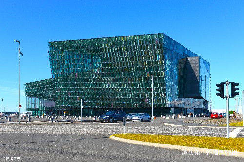 全球最浪漫的音乐厅，藏在冰岛首都海湾旁，设计新奇像水晶珠宝盒
