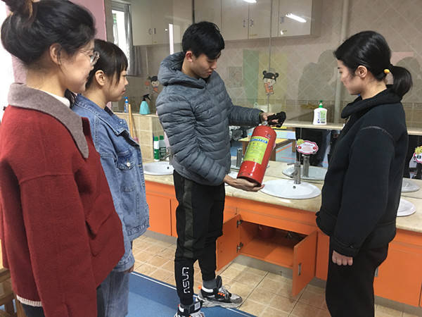 南昌市东湖区滕王阁保育院开展春季开学前安全隐患排查活动