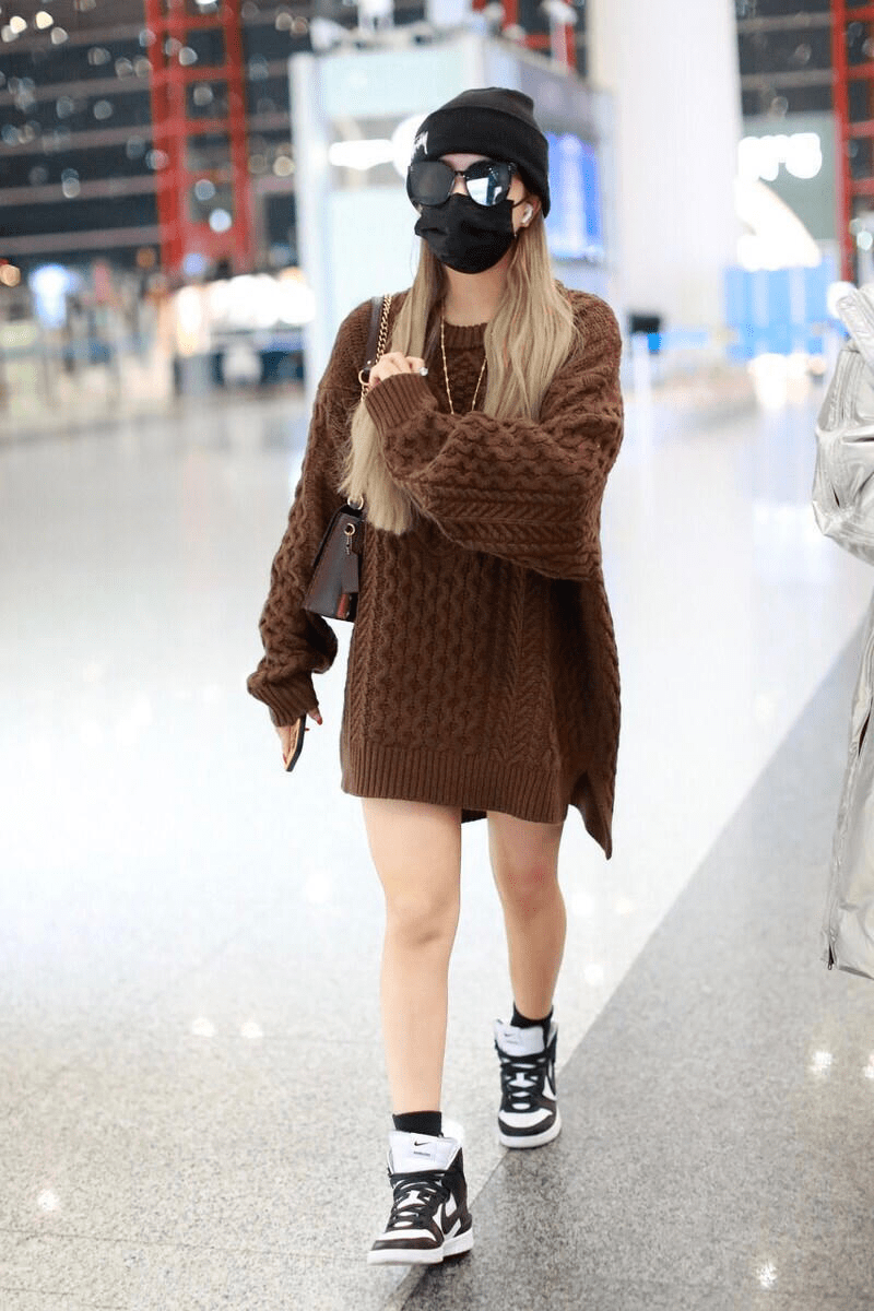 原创女明星安崎真会穿一身牛仔套装搭配短发个性洋气简洁又利落