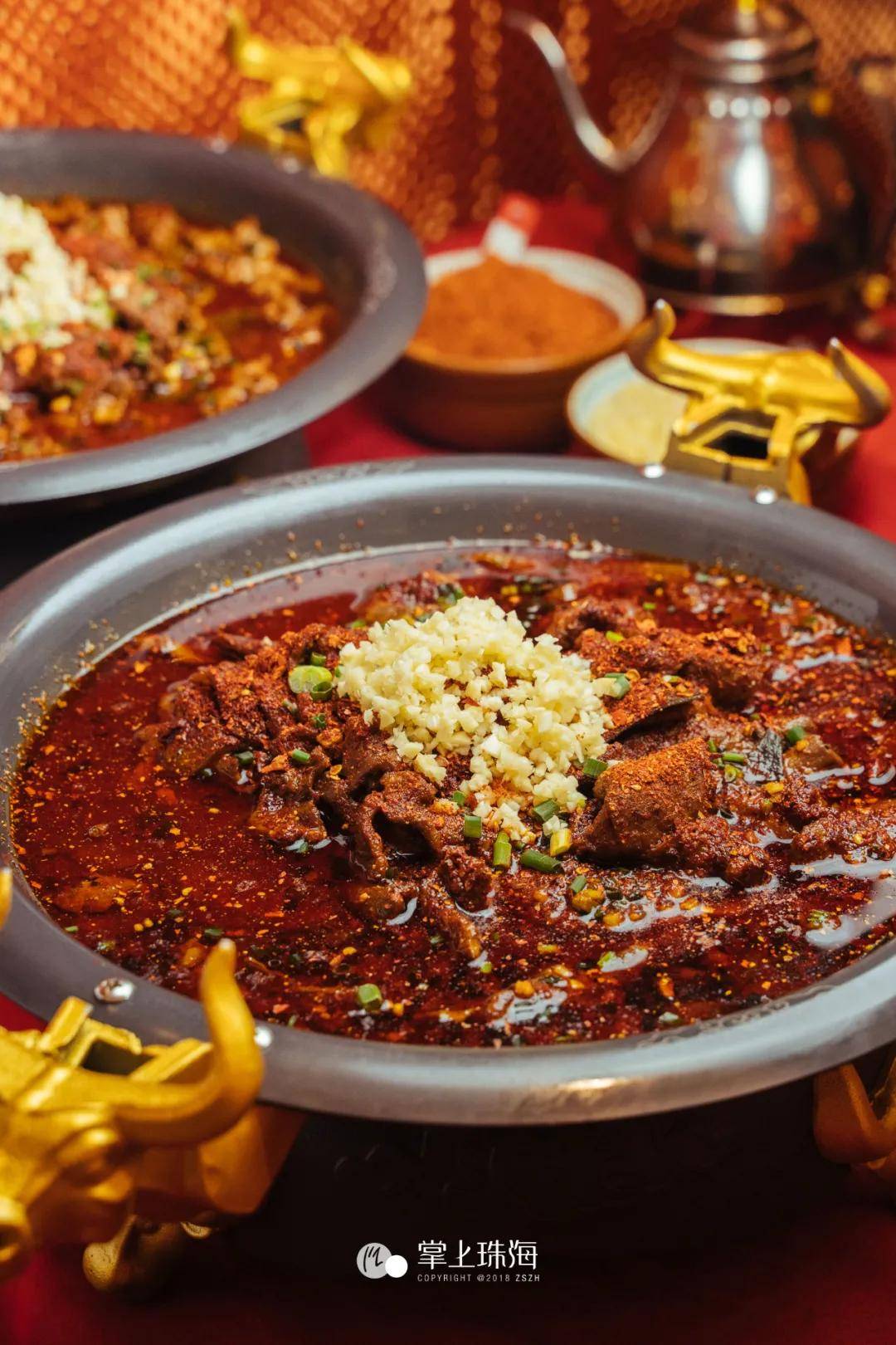 原创珠海首家水煮牛肉专门店空降华发商都霸气吃牛