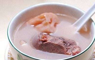 几个月的宝宝可以喝骨头汤 5d2ba4ffbe8540f2bf4153dfabb90e21.jpeg