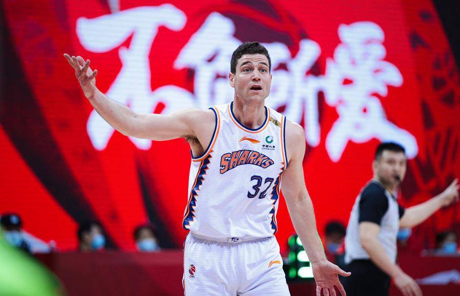 弗雷盖特狂砍36分!上海久事送给山东西王开门黑
