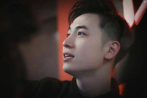 6,王九龙虽然名气比不上孟鹤堂和秦霄贤,但讲真,从个头,形象,颜值等