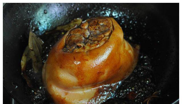 怎么做红烧肘子好吃又烂又敢吃 3a97d6d1823b48a3b42560f715048f08.jpeg