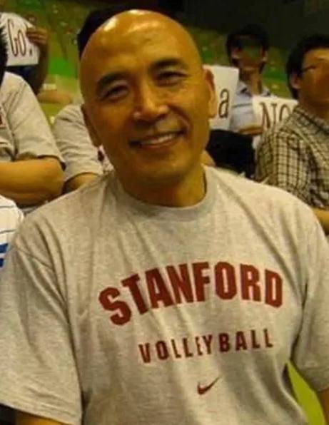 郎平前夫为照顾女儿白浪,15年没结婚,如今60岁老来得子_白帆