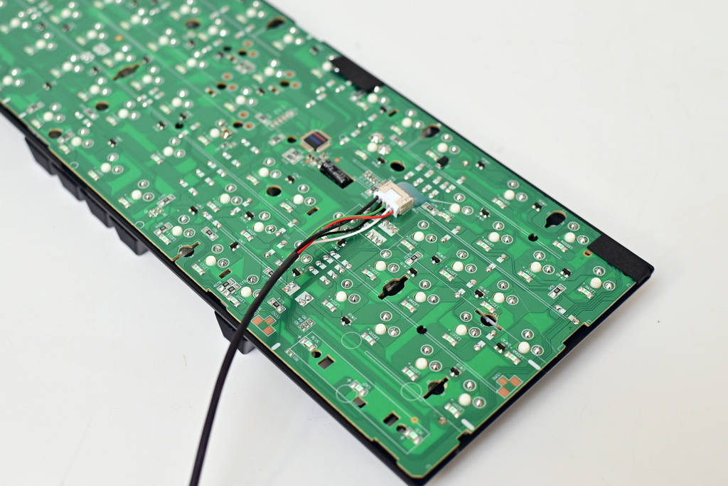 原创真实惠还是割韭菜原价300多元的雷神k30机械键盘拆解