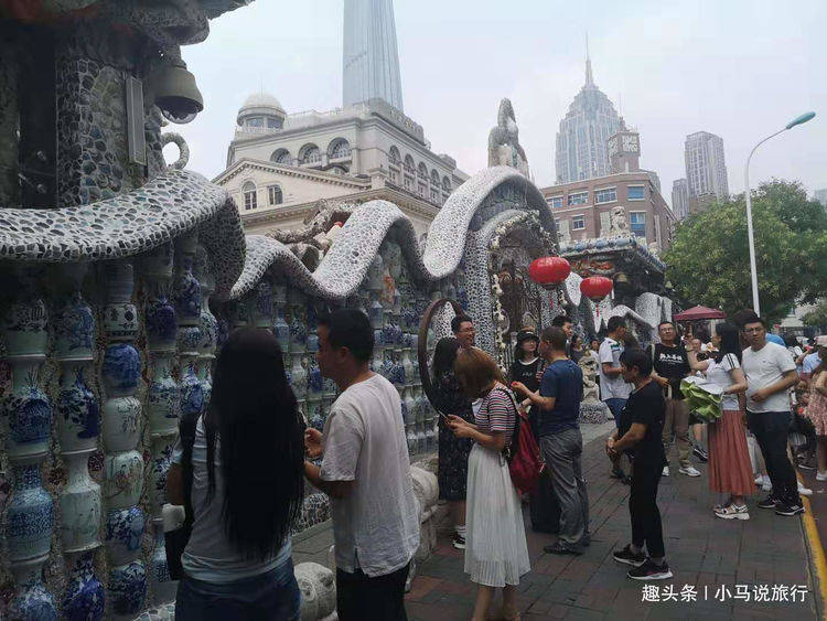 天津最网红景点之一，据说花费4亿片瓷砖打造，50元门票遭吐槽