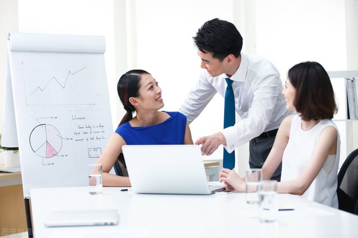 怎样才能做好服务工作 88311d4ef0d04b6a81646529ce5143d1.jpeg