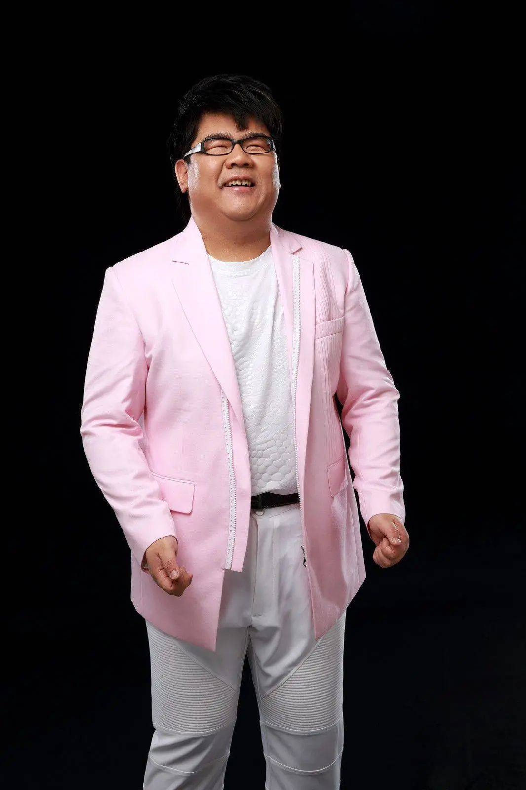 原创67盲人歌手杨光罕见亮相与谢东同台配合默契曾怒批朱之文