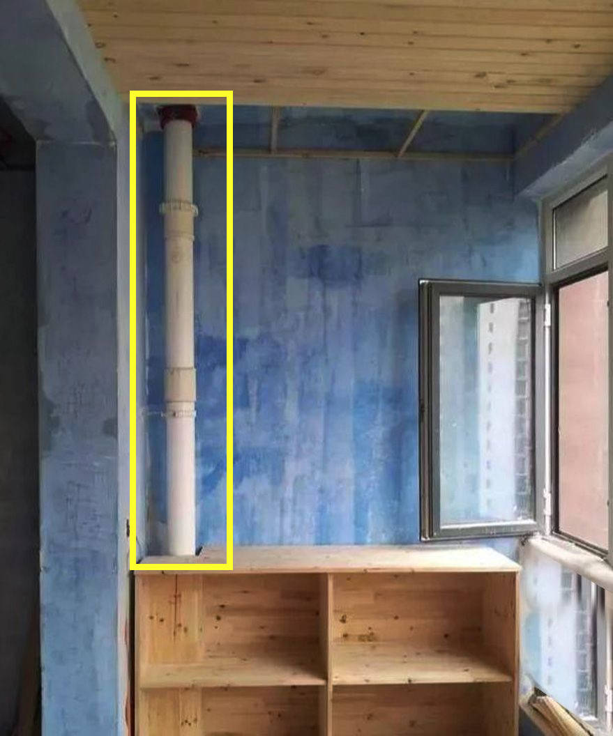 明明是小区公共雨水管凭什么要占我家阳台面积我要移到外墙去