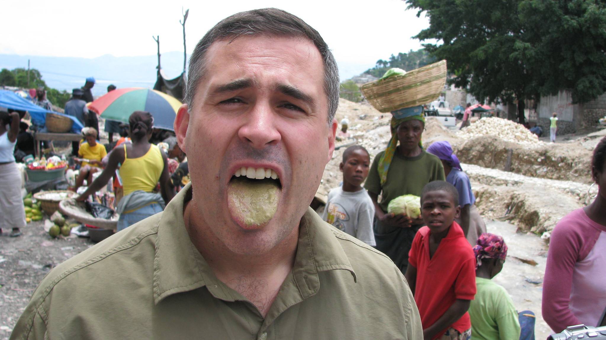 原创贫穷海地不努力连土都吃不起热爱足球连国足都战败过