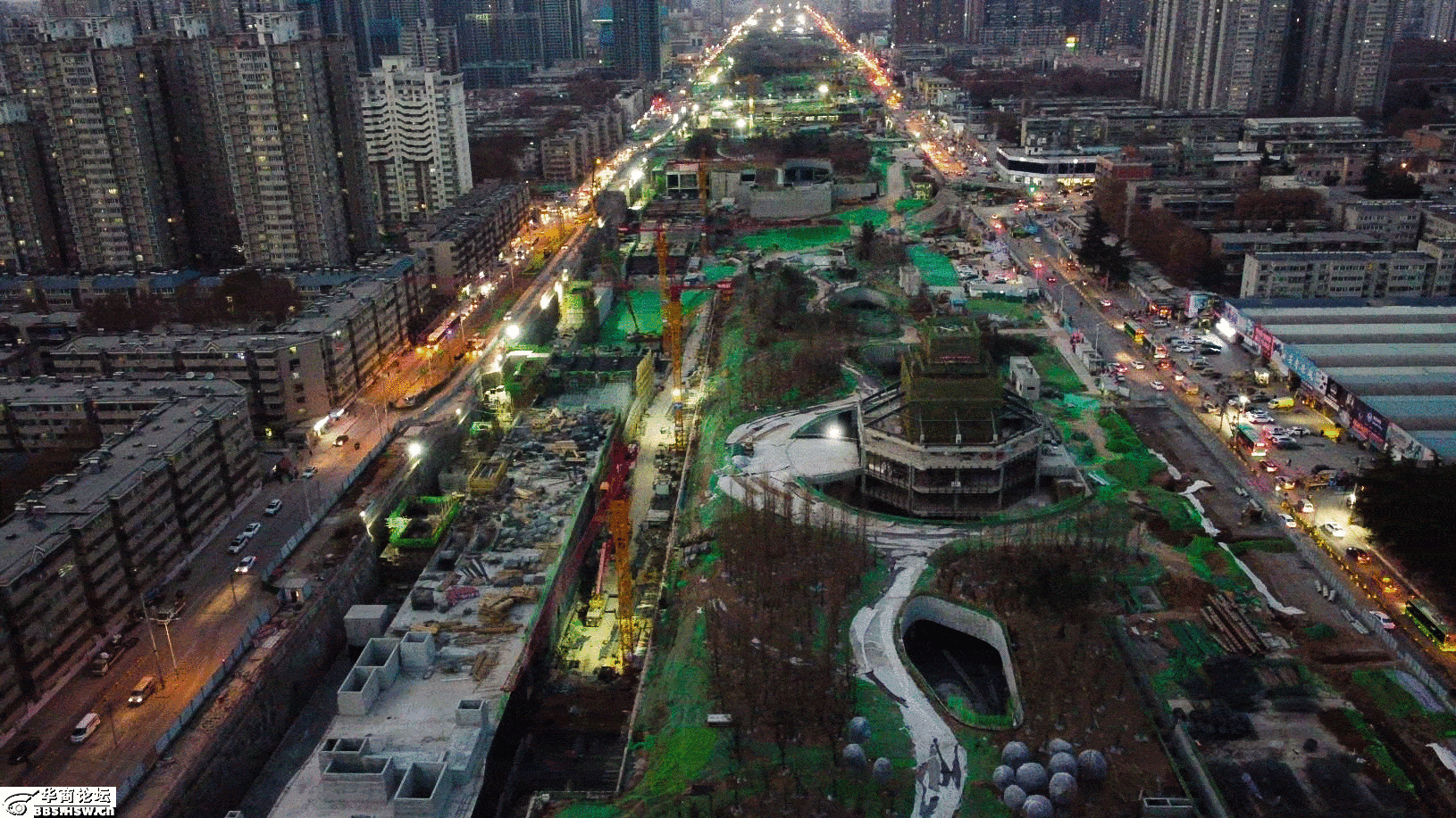 夜幕下的西安建工路東口