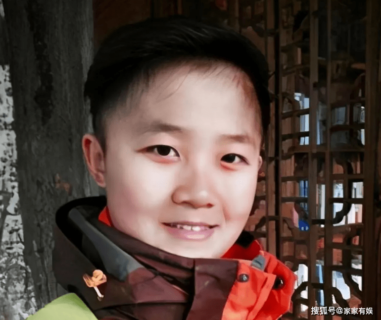 他是马伊琍"儿子",为长高选择打激素,如今23岁看着像13岁_贾云哲