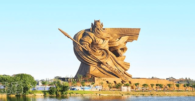 荆州花15亿建世界最大关公像，占地228亩、高58米，如今想拆除