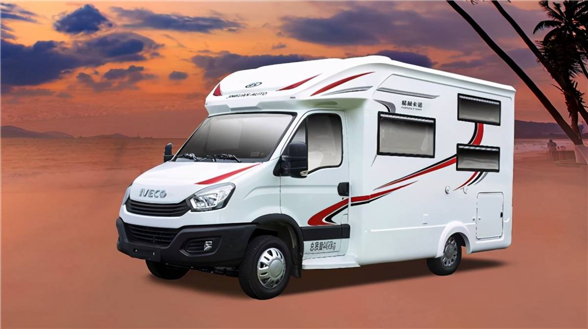 两边配有储物槽,存取小型物品便捷.