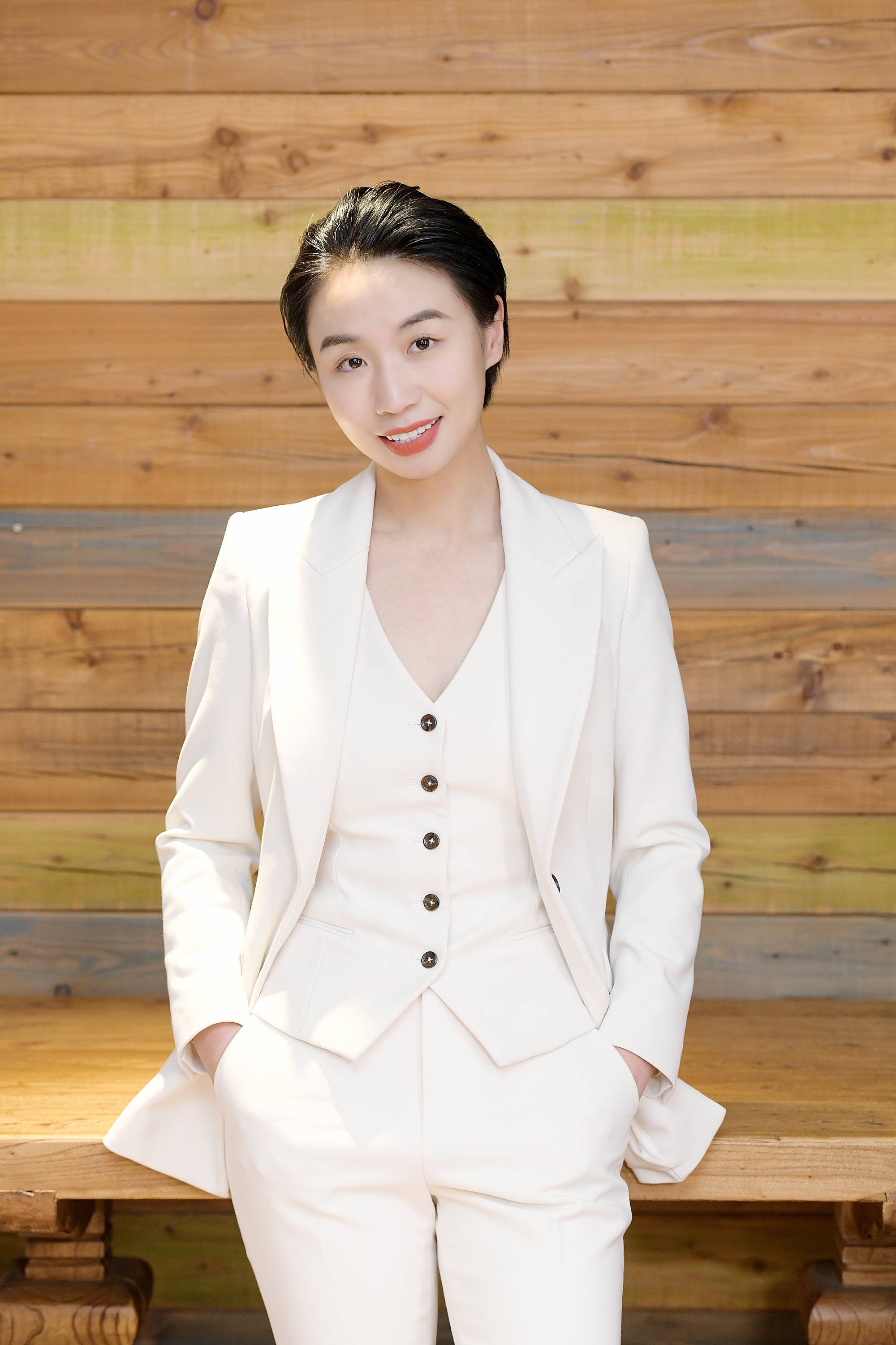 专访《奇葩说》小鹿:成名后还在卑躬屈膝做乙方,搞笑