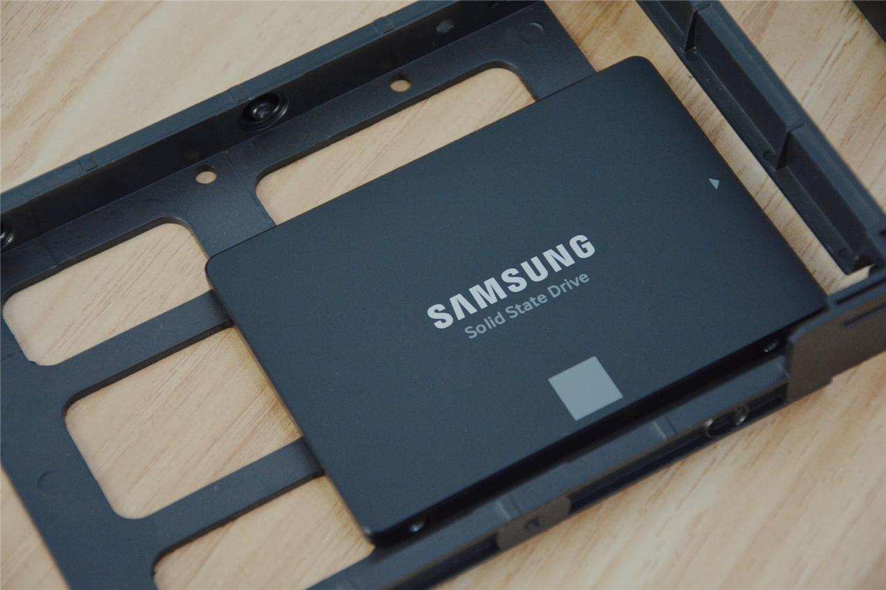 原创最强消费级sata固态硬盘三星870evo2tb装机实测