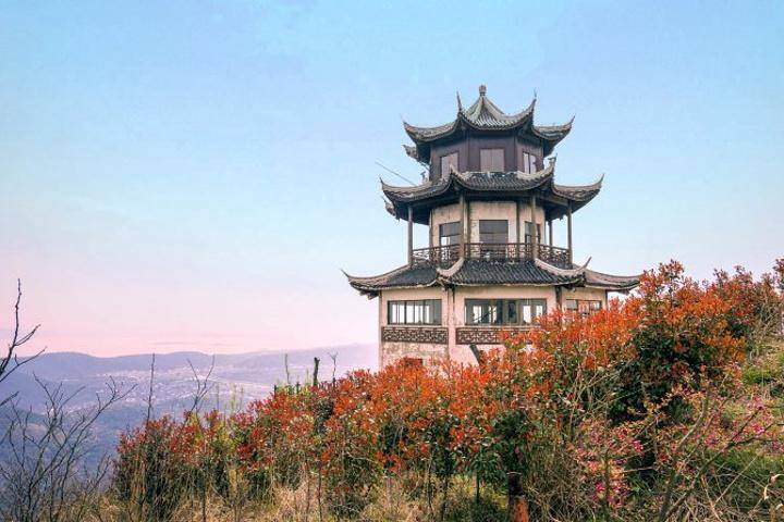 3月20日：登太湖最高峰西山缥缈峰，赏太湖风光