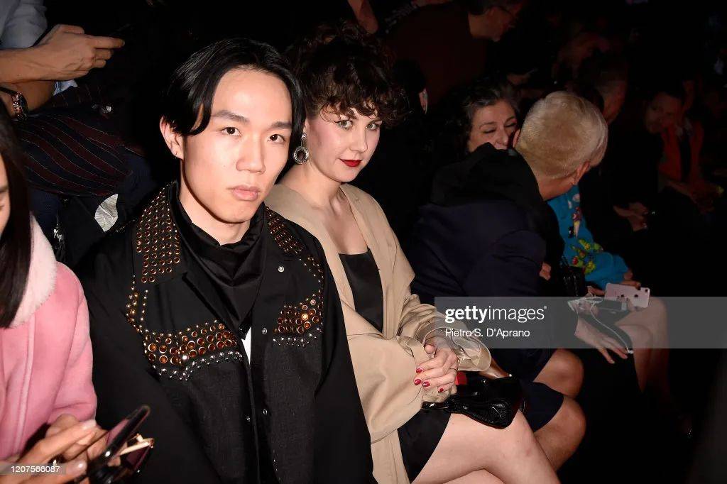 tony liu的华裔,和一位女性朋友lindsey schuyler共同创立并经营的