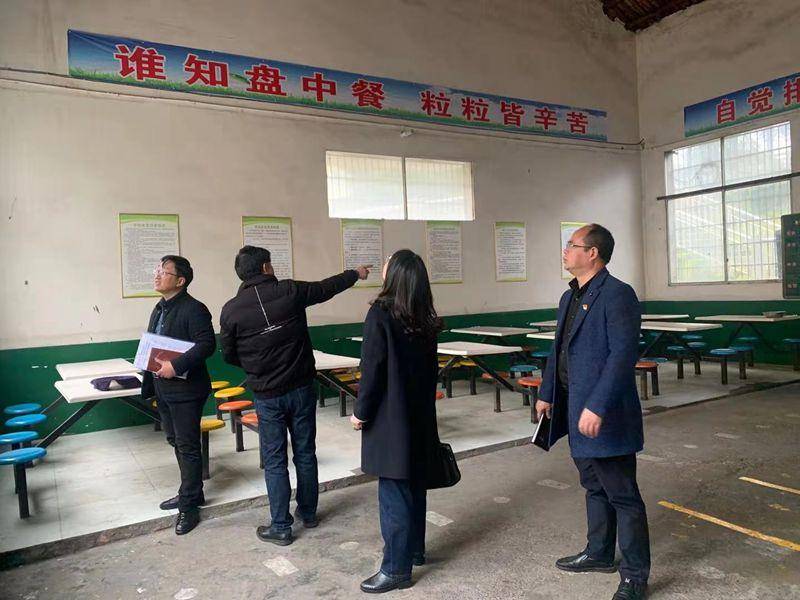 澧县复兴镇中学:迎检查 促提升