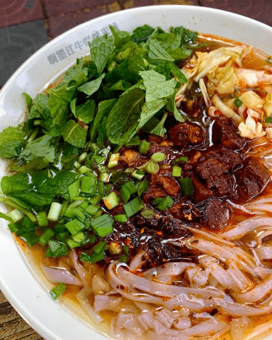 昆明20家老牌早点铺,就在家门口,排长队也要吃!_米线