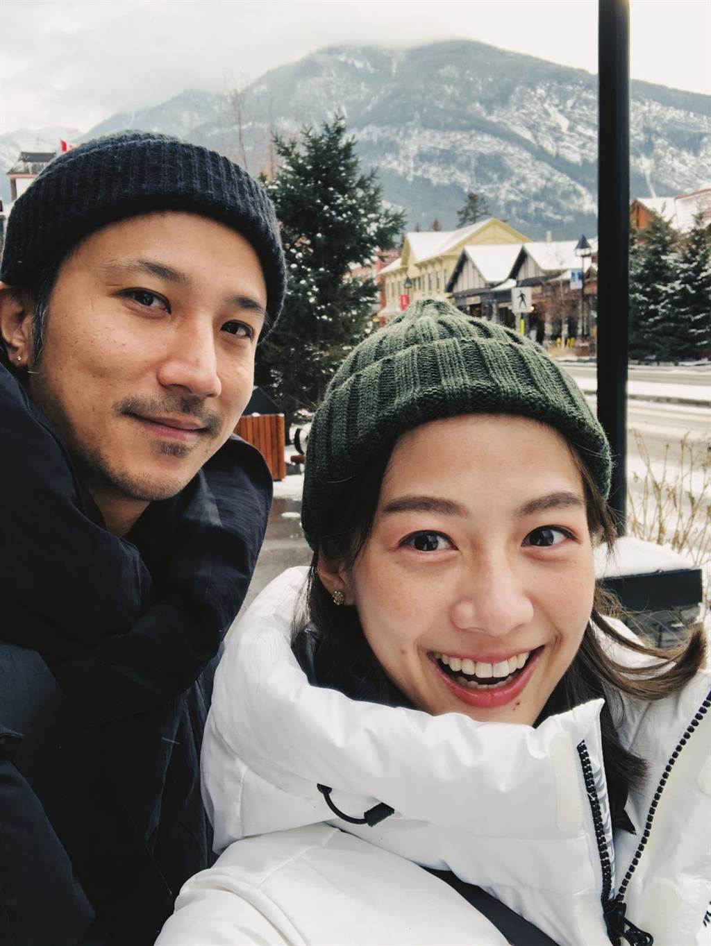 原创简嫚书主动出击靠缘份鸡汤追到老公