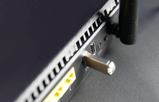 功能|路由器的USB接口有什么用？容易被忽略，值得收藏！