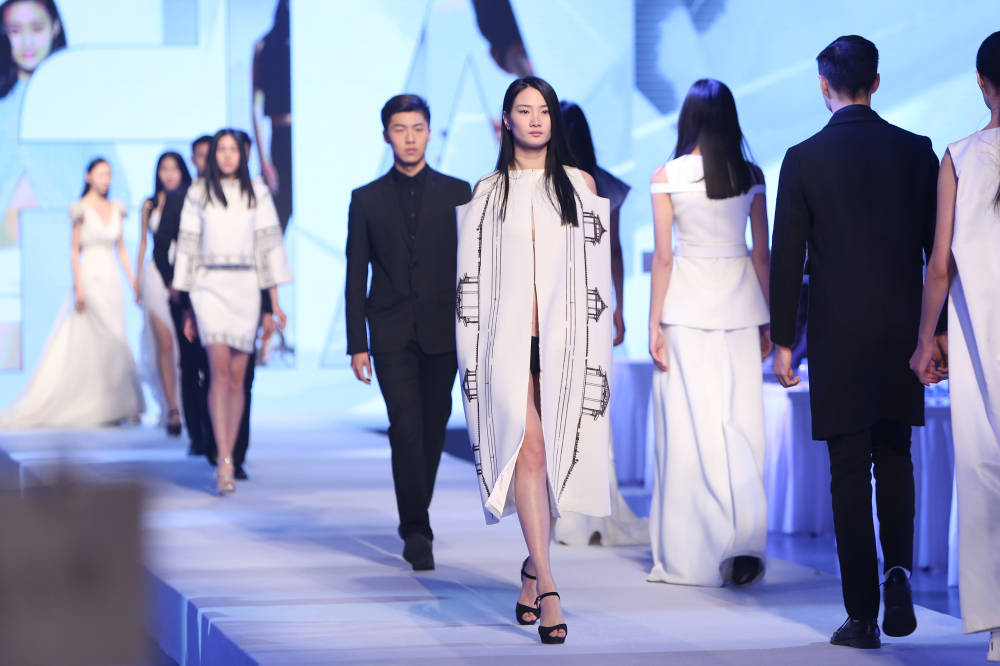 北京新面孔模特学校艺术高考培训(服装表演专业)2021年招生简章