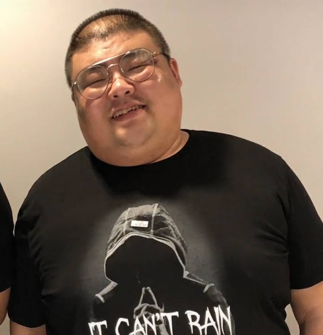 "吃啊,皂啊,香皂啊,吃完吐泡泡啊!