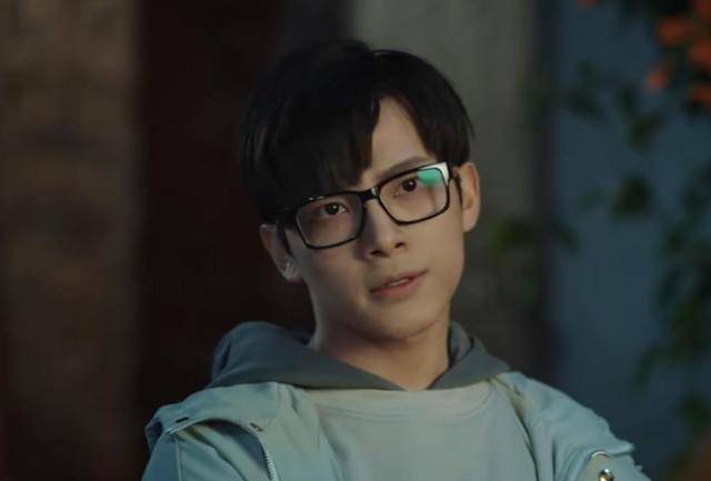 《司藤》太多老熟人,认出10届快男吴俊余,却没认出白云飞_手机搜狐网