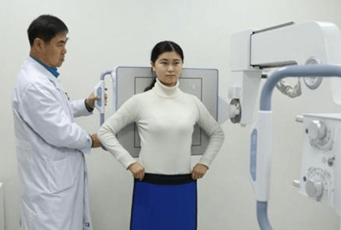 女性已经怀孕,一定要提前告诉医生,要避开一些项目的检查,比如胸透等