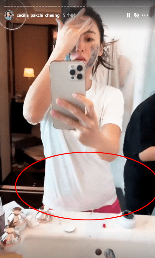 原创张柏芝近照引热议肚子凸起被疑怀第四胎她晒视频秒破传言