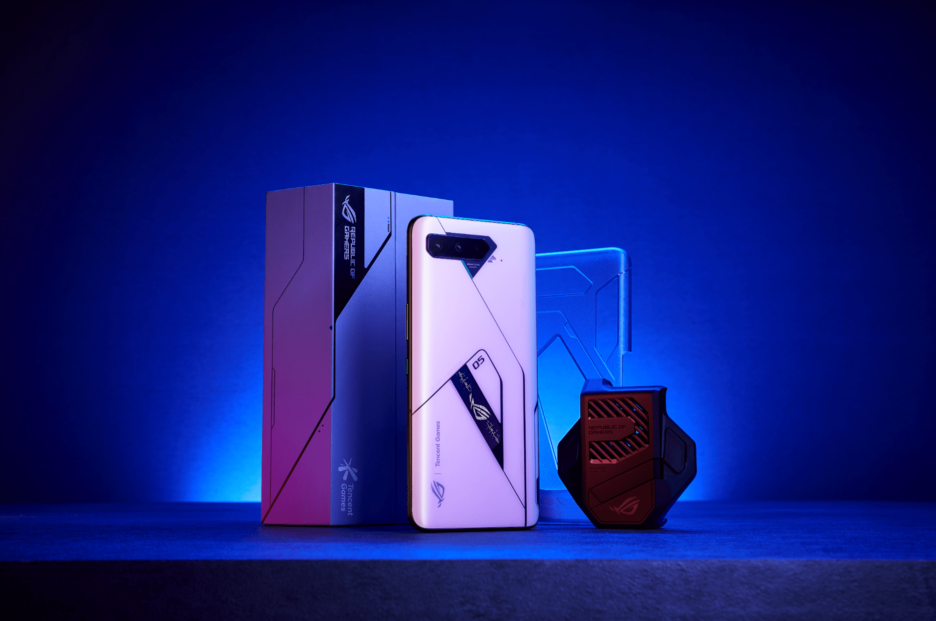 18gb运存个性视rog游戏手机5幻影成时尚电竞手机