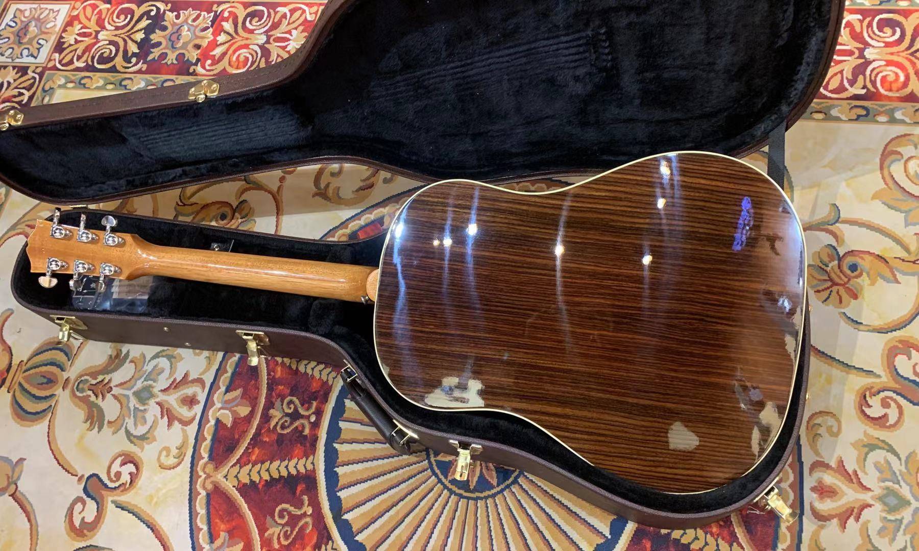 深圳宝安弘利琴行._吉普森