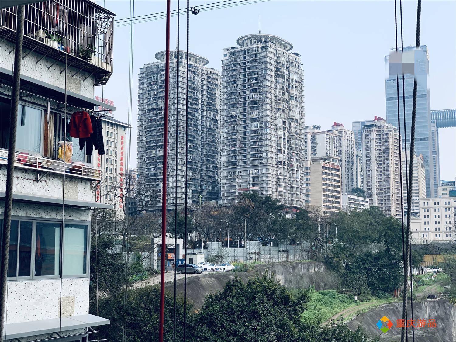 重庆小众旅游景点：24层阶梯式居民楼，没有电梯却成为了特色