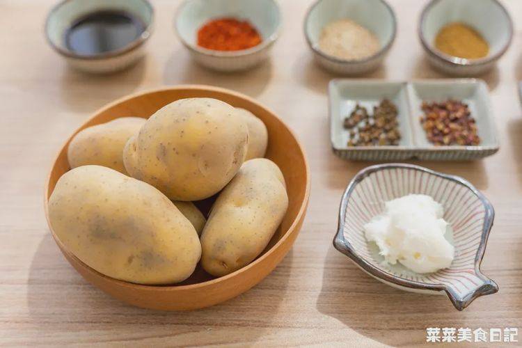 什么土豆要等三年才吃 4ee890e7050b4e1b86279121092c2a62.jpeg