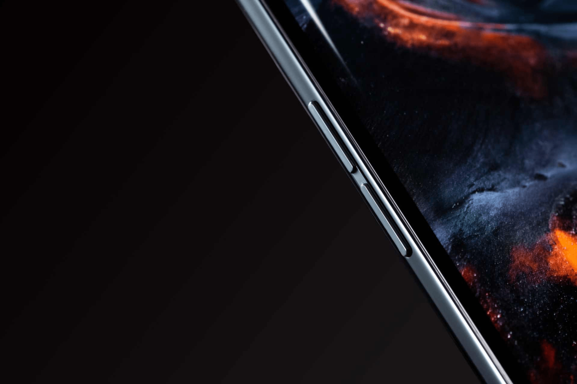 oppo find x3系列在机身尺寸把控方面也比较出色,在拥有强悍配置的