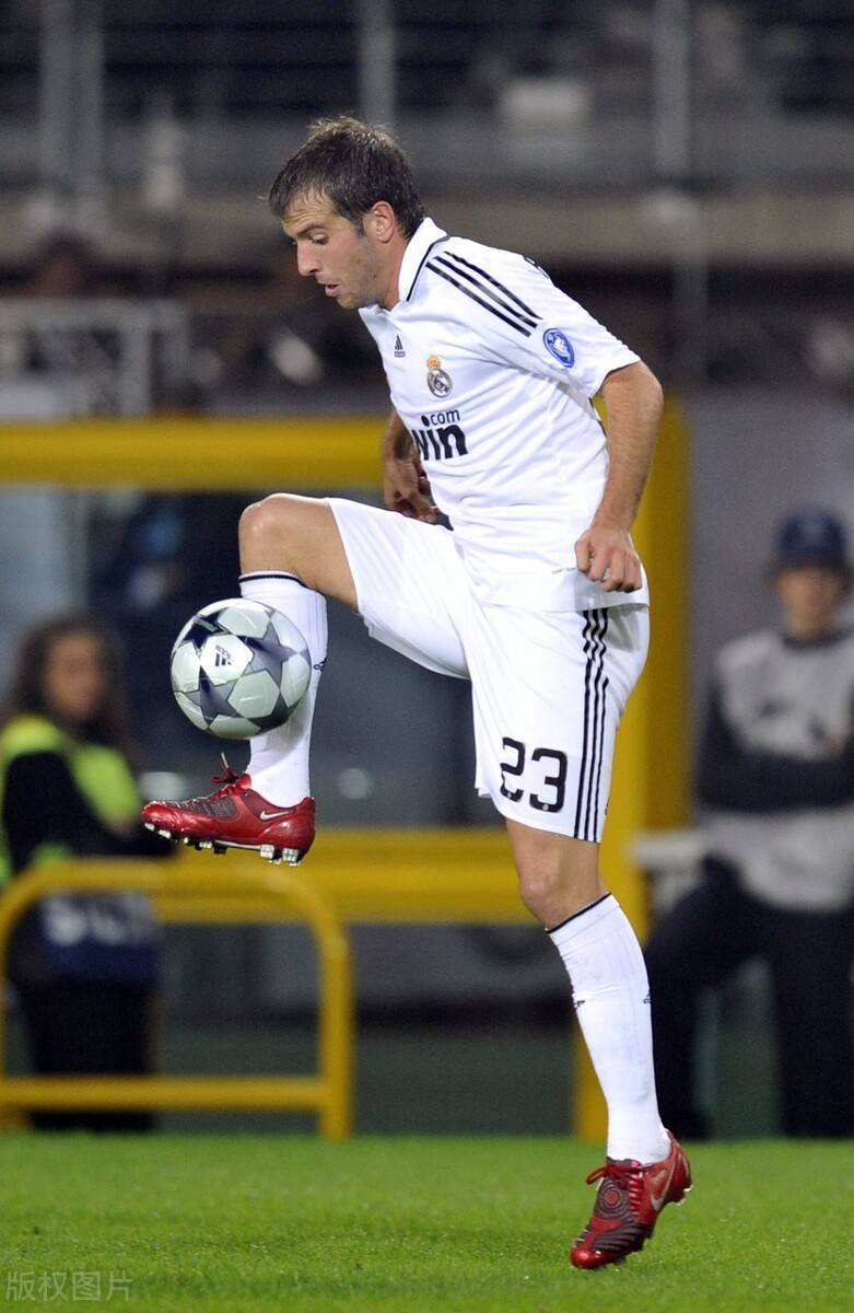 范德法特:穆里尼奥是个直爽的人 他直接告诉我他要引进厄齐尔_皇马